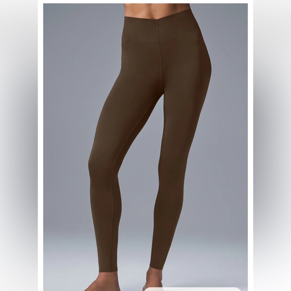 ALO Yoga Pants - NWT-Alo Yoga Airlift Strength Extreme High-Waist 7/8 Legging, Espresso, XXS